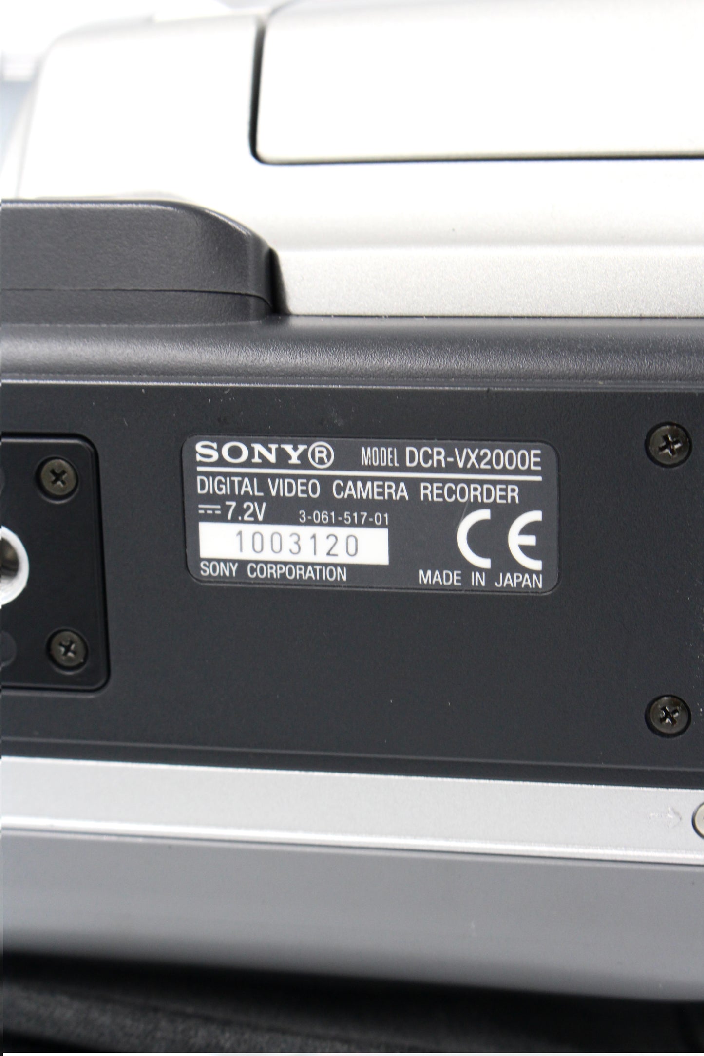 Sony DCR-VX2000E MiniDV Digital Video Camera Camcorder PAL Model