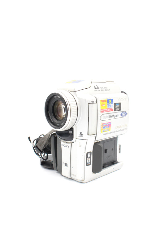 Sony DCR-PC110E MiniDV Digital Video Camcorder Camera PAL
