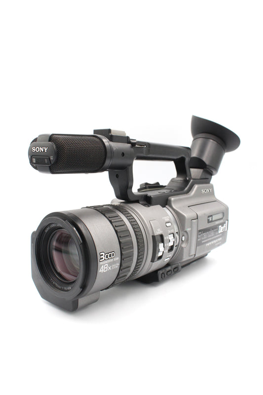 Sony DCR-VX2100 MiniDV Digital Video Camera Camcorder Japan NTSC Model