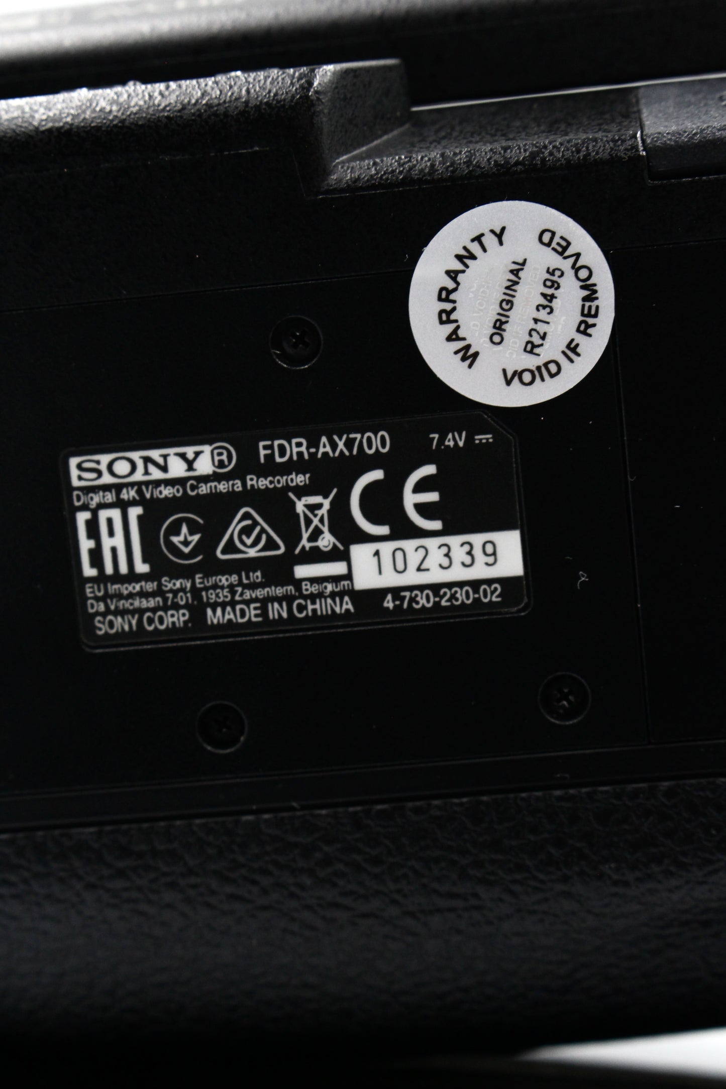 Sony FDR-AX700 4K Digital Video Camcorder Camera Excellent