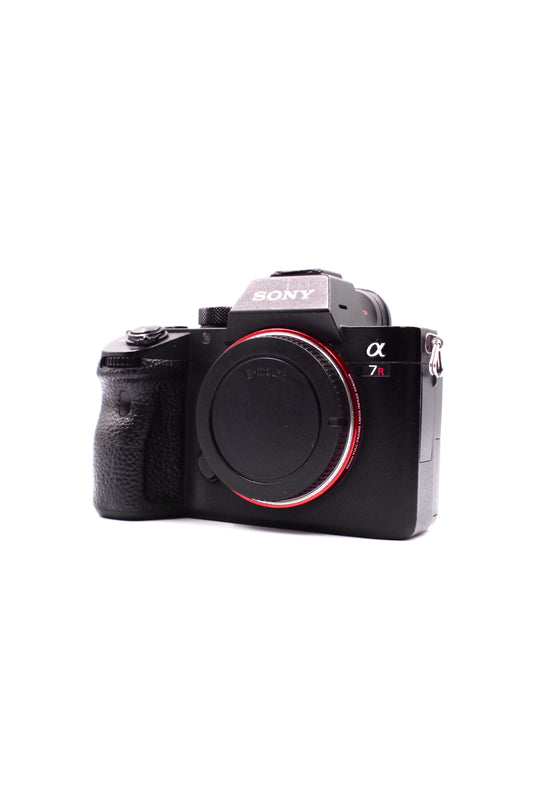 Sony A7R III (ILCE-7RM3) Full Frame Mirrorless Camera Body