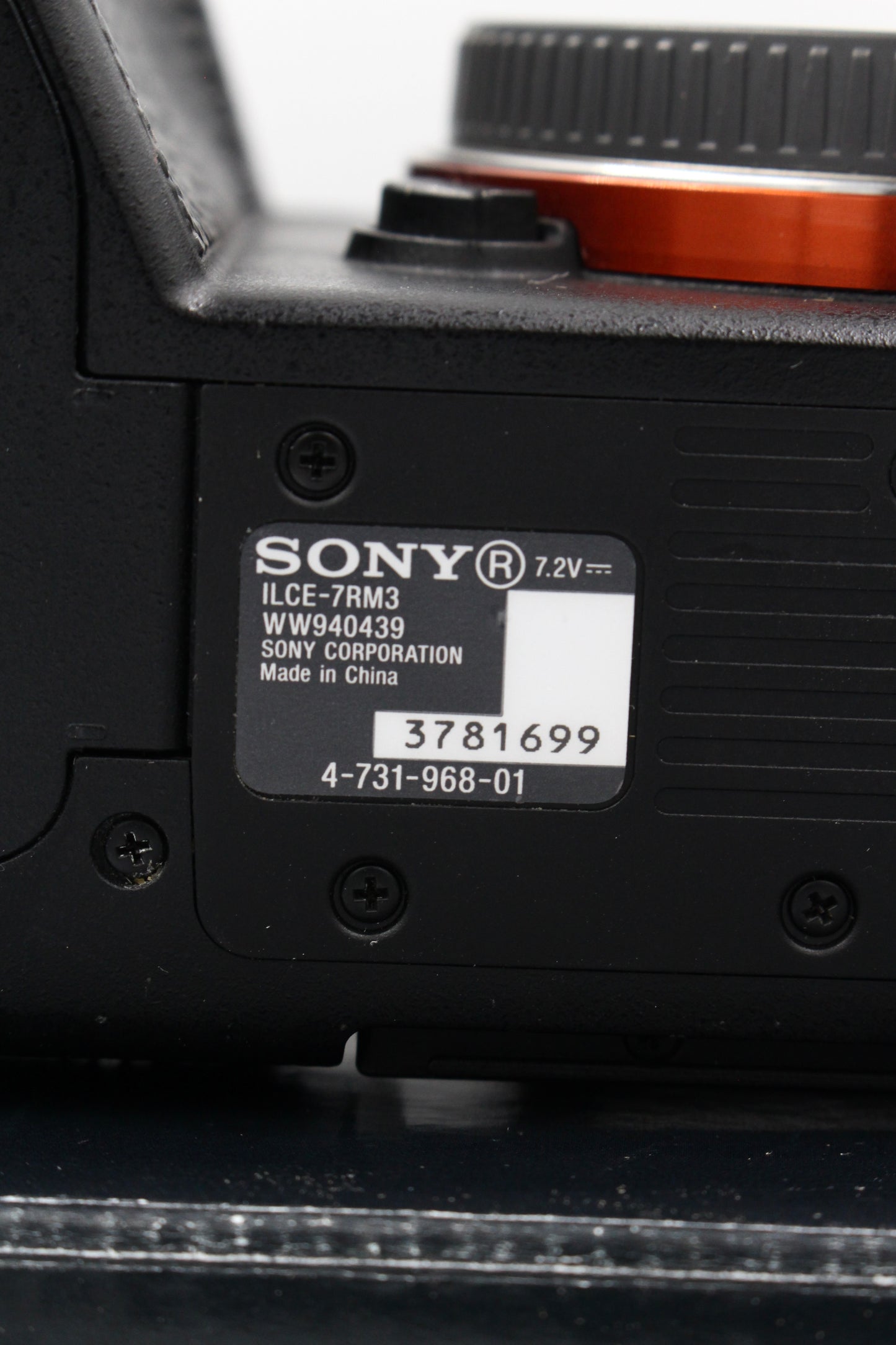 Sony A7R III (ILCE-7RM3) Full Frame Mirrorless Camera Body