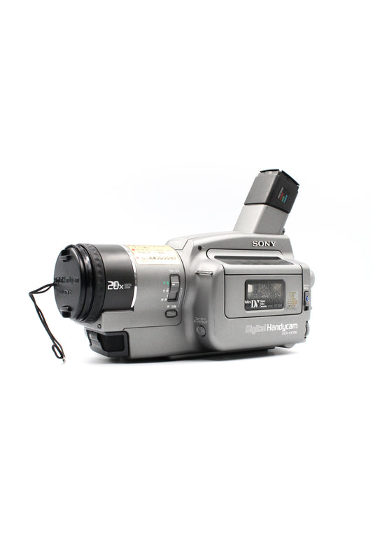 Sony DCR-VX700 MiniDV Digital Video Camera Camcorder NTSC Japanese (For Parts or Not Working)