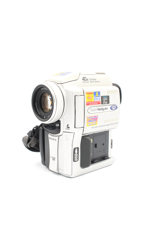 Sony DCR-PC110E MiniDV Digital Video Camcorder Camera PAL