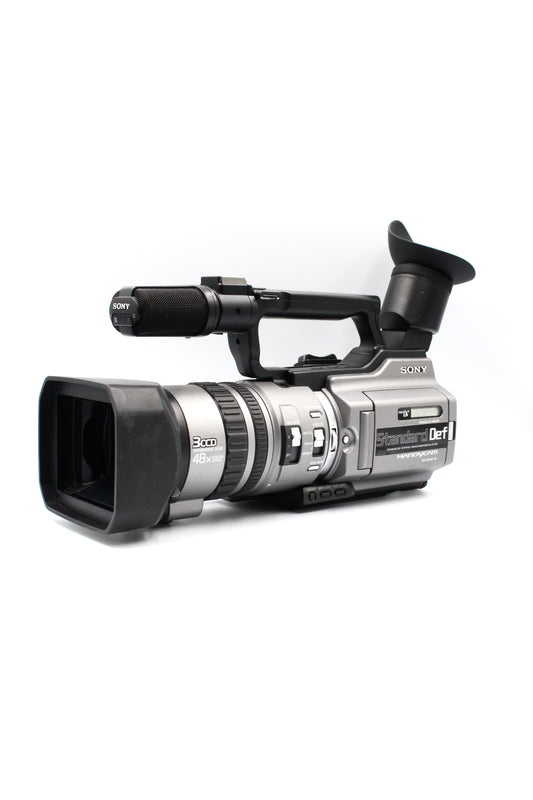 Sony DCR-VX2100E MiniDV Digital Video Camera Camcorder Excellent