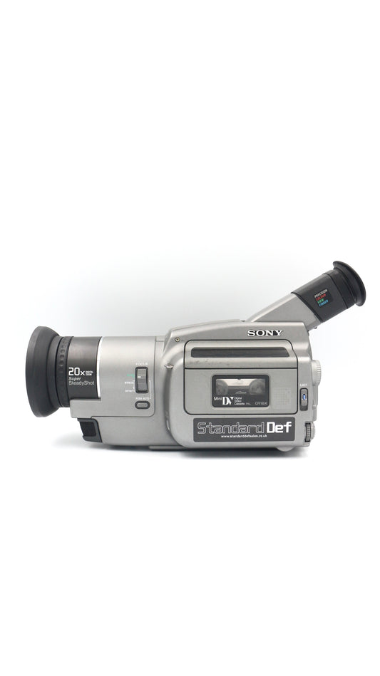 Sony DCR-VX700E MiniDV Video Camera Camcorder Pal Model