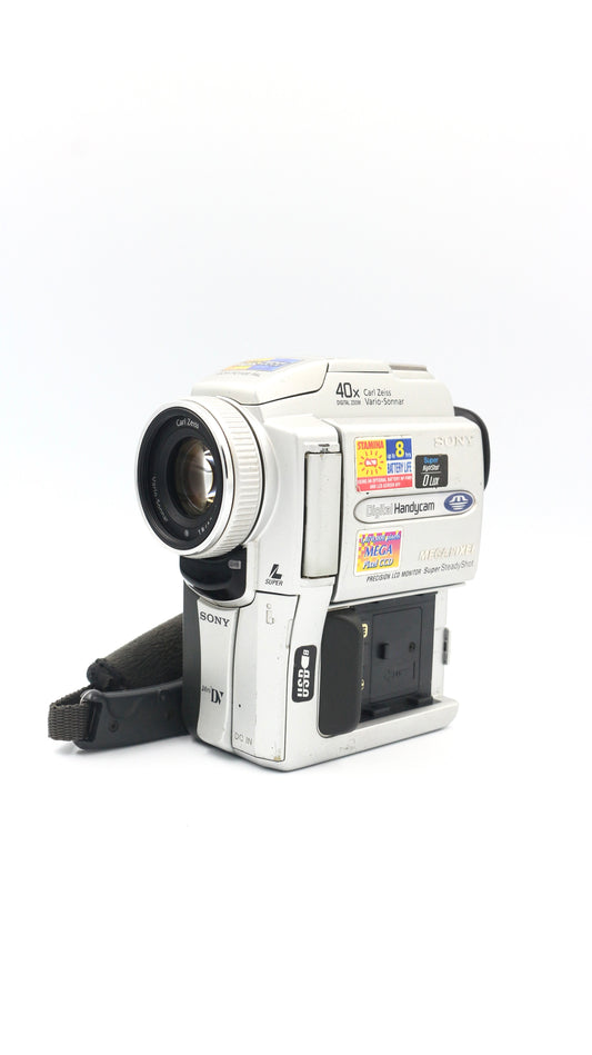 Sony DCR-PC110E MiniDV Digital Video Camcorder Camera PAL