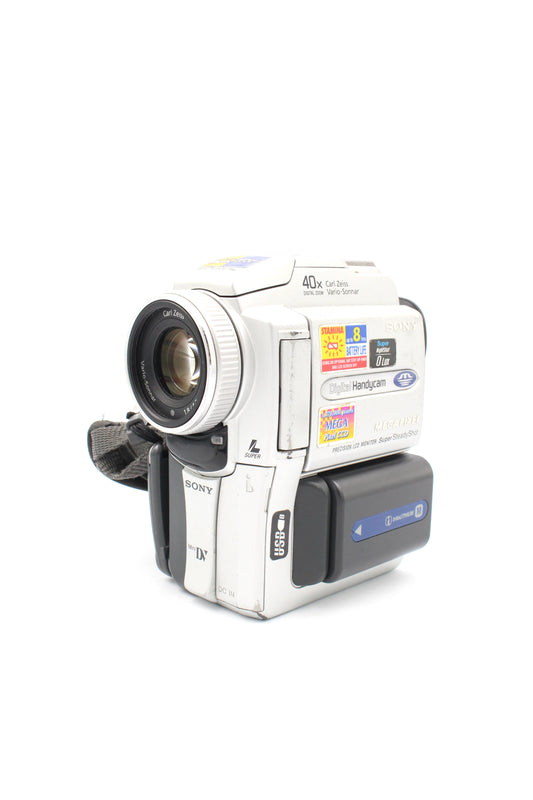 Sony DCR-PC110E MiniDV Digital Video Camcorder Camera PAL